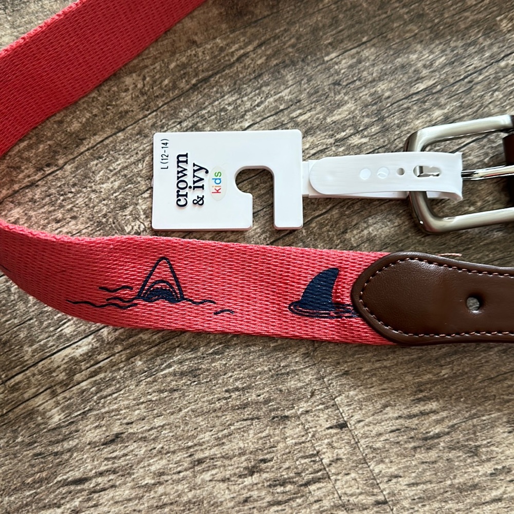 Boys Crown & Ivy shark belt